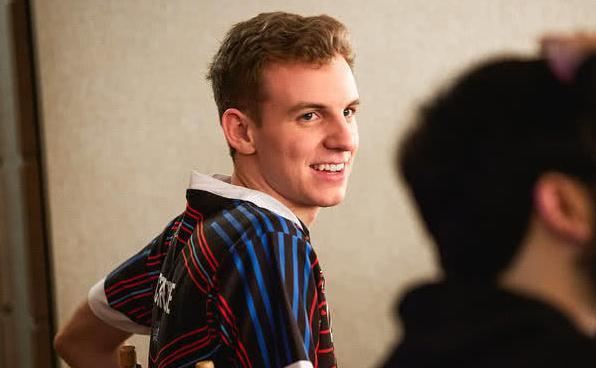 AYX-关于TheShy在C9比赛中出色防守，比分优势明显引发热议！的信息